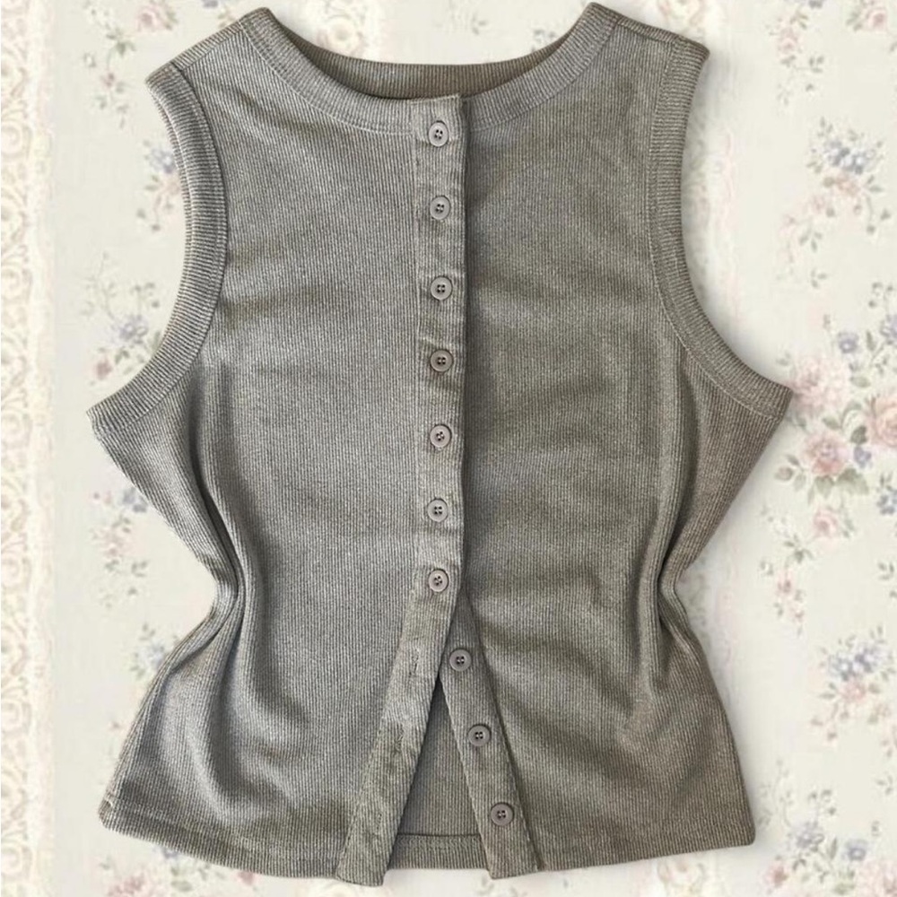 Gray Sleeveless Button-Up Top
